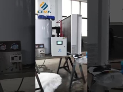 ICEMA Flake Ice Machine in het ijs buiten