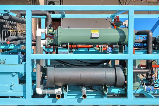 Lucht/waterkoeling 20 ton Bloc-ijsmachine op maat Industrieel ijs 85,5 kW